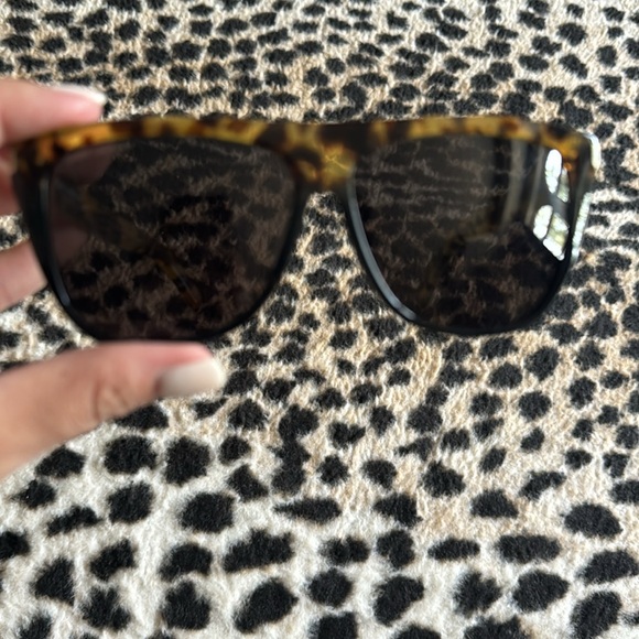 Saint Laurent sunglasses - Picture 3 of 5